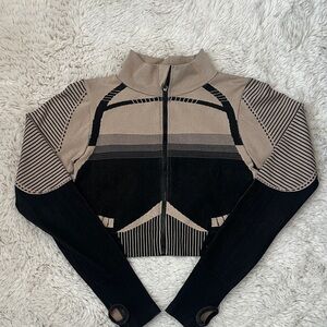 New Mix Sz L Black and Tan Geometric Y2K Women’s stretch Jacket